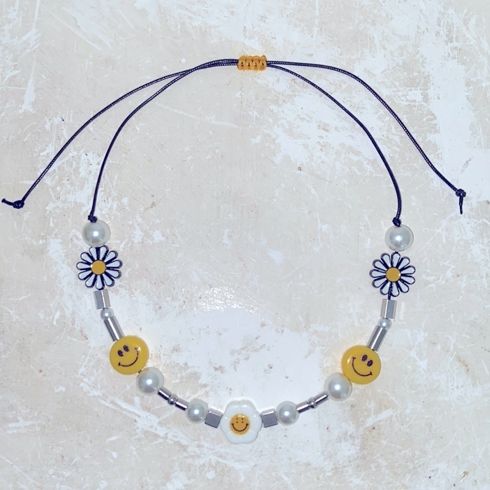 Daisy / Smiley Face Beaded Designer Streetwear Necklace UNI NWT​​​​​